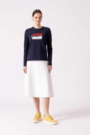 חצאית סריג לבנה וגסקה