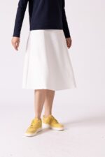 חצאית סריג לבנה וגסקה