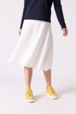 חצאית סריג לבנה וגסקה