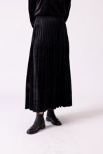 חצאית פליסה ארוכה קטיפה