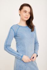 חולצת ריבס בייסיק ג'ינס בהיר