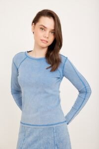 חולצת ריבס בייסיק ג'ינס בהיר