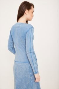 חולצת ריבס בייסיק ג'ינס בהיר