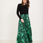 חצאית סאטן קומות ירוקה