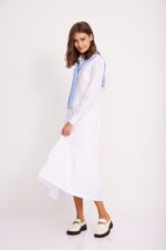שמלה לבנה קומות עם שרוולון תכלת