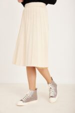 חצאית מחולקת לבנה (קיים גם בשחור)