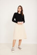 חצאית מחולקת לבנה (קיים גם בשחור)