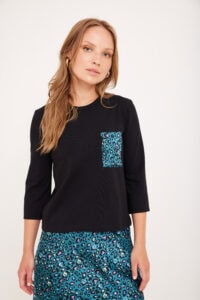 חולצת בייסיק כיס סאטן צבעוני