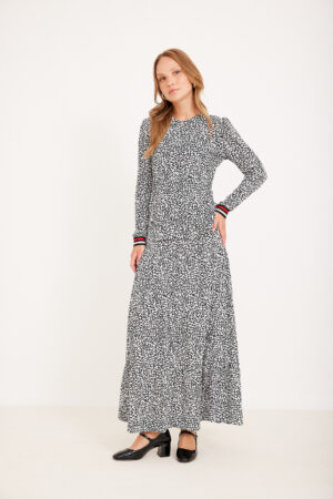 חולצת פרינט וסרטים