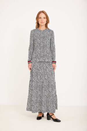 חולצת פרינט וסרטים