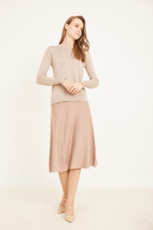 רעי תואם אופנה נוחה לאישה, פריט סרוג בסגנון אלגנטי בורוד בהיר.