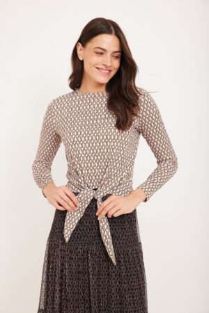 נעלי אופנה נוחות ללבוש, ביגוד מעוצב ואופנתי, בגדי נשים אלגנטיים ואיכותיים, חווית קניות אופנתית במishop אורדמן.