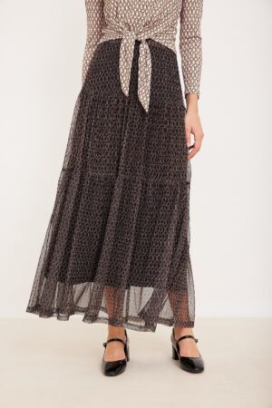 שמלת מקסי שקופה עם דוגמה ומחשוף מרובע לאופנה נוחה ללבוש אורדמן.