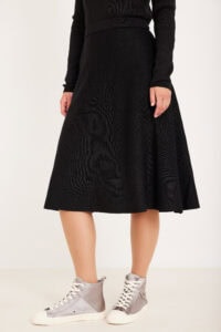 ר skirt אופנה נוחה ואלגנטית לעונות הקרה.