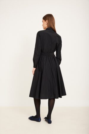 שמלצת מעיל שחור אלגנטי לנשים, בסטייל קלאסי ומחמם, אופנה נוחה ללבישה.