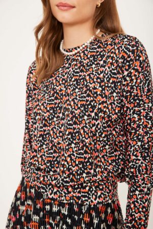 שמלת פרינט של חיות מחמד איכותית, נוחה ומעוצבת באורדמן לסטייל יומיומי ונוח ללבוש.