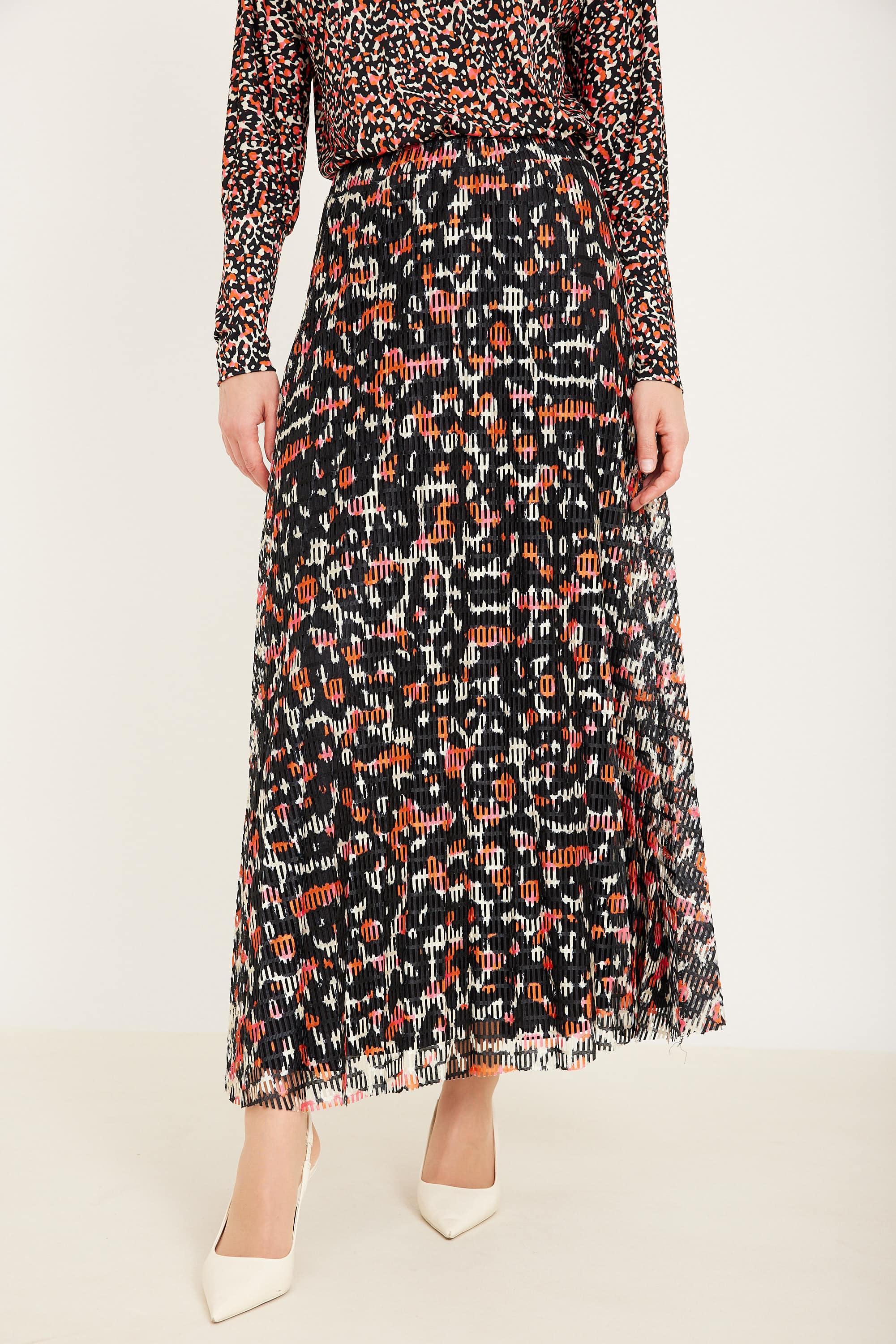 חצאית תחרה צבעונית חצאית ארוכה מודפסת בפרחוני וצבעים מרהיבים, אופנה נוחה ללבוש במראה אלגנטי ואופנתי.