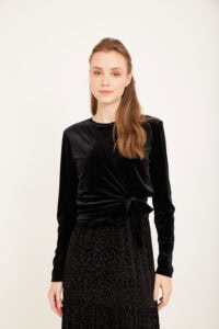 ארטקול: בגדי ואלסטיים לנשים בעור קטיפה שחורה, אופנה נוחה ללבוש באורדמן.