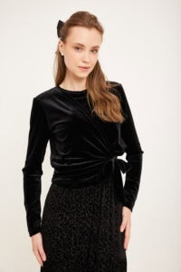 שמלת סנטה עם בד קטיפה חלקה ואלסטי, אופנת נוחות ללבוש.