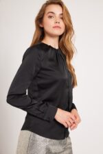 מעיל אלגנטי לנשים מבדי משי סגול ונוח ללבוש, אופנה יוקרתית של אורדמן.