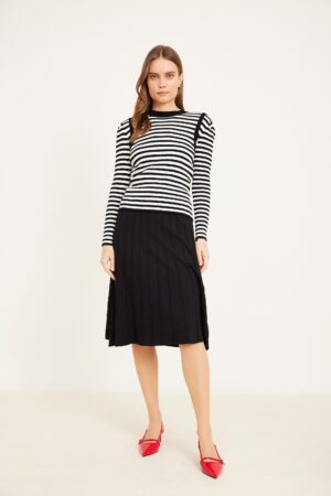 סריג אפודה שחור לבן