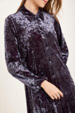 שמלת קטיפה אפורה