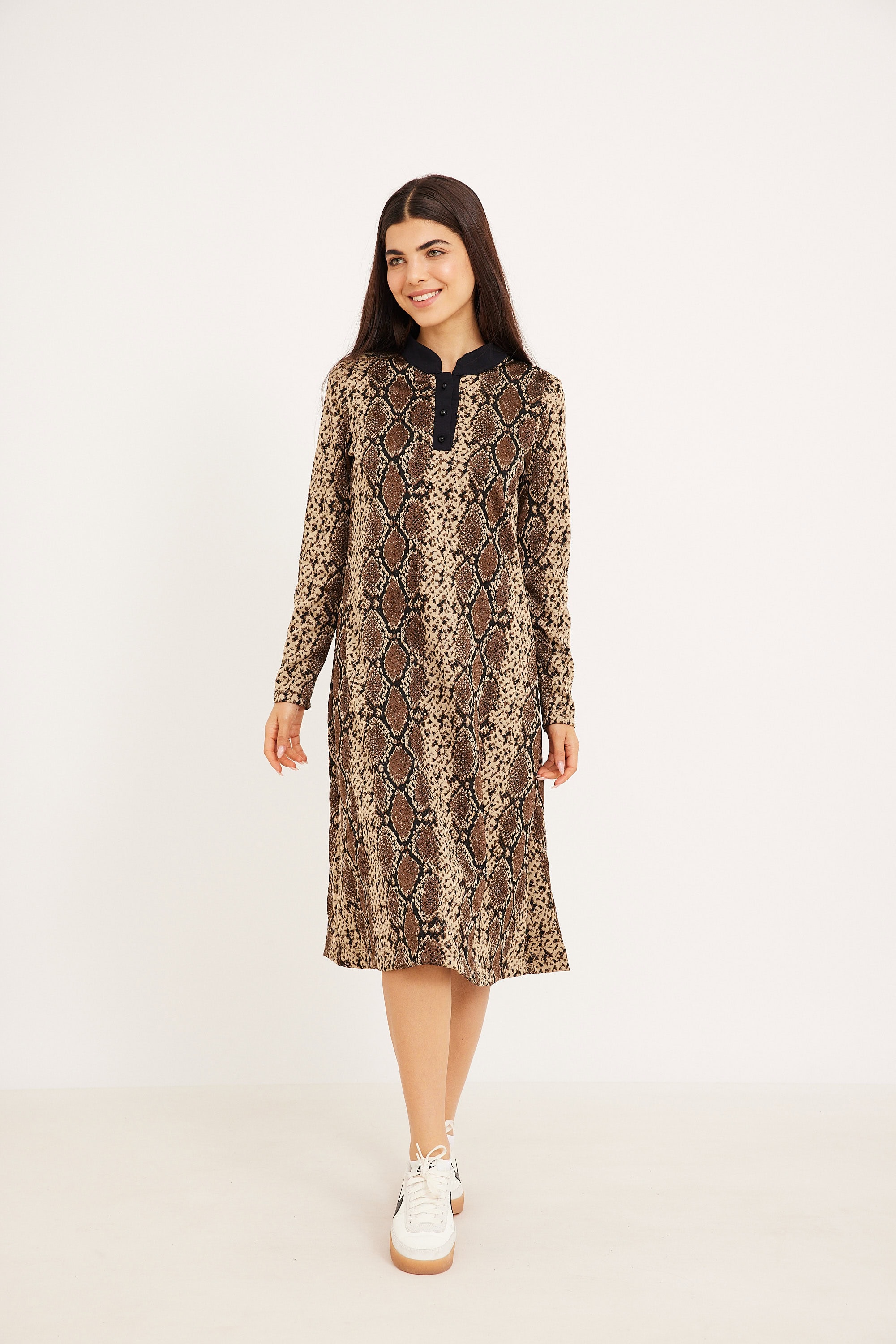 שמלת A מנומרת שמלת A מנומרת