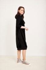 נעליים נוחות בסגנון קפצ'ון עם צבע חום בהיר.