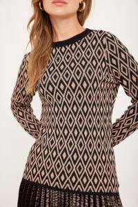 קוד תיאור צילום: שטרן צבעוני עם דגם גיאומטרי אופנתי לנשים, נוח ללבוש באורדמן.