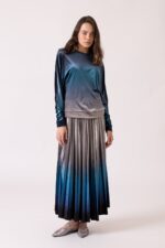 תיאור נעלי ספורט אופנתיות לנשים, נעלי נוחות מרשת אטומה עם סוליה גמישה.