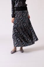 רצועת ריאה עם דוגמה מנומרת צבעונית.