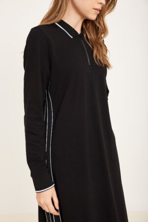 שמלת ספורט אלגנטית עם רצועות אופנתיות, נוחה ללבוש, אופנת אורדמן.