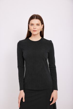 חולצה שחורה ארוכה לאישה באורדמן אופנה נוחה לללבוש.