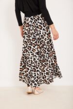 רצועות חיות לאורך הבגדים, אופנה נוחה ללבוש, סגנון אלגנטי ומיוחד.