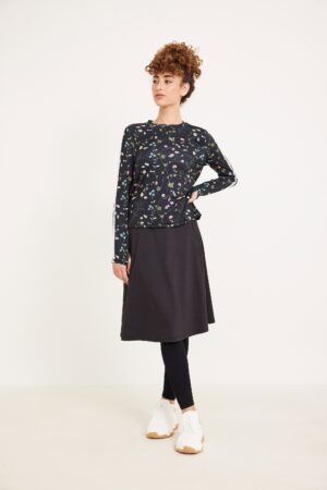 שמלת ספורט נשית שמלה עליונה אופנתית נוחה ללבוש.