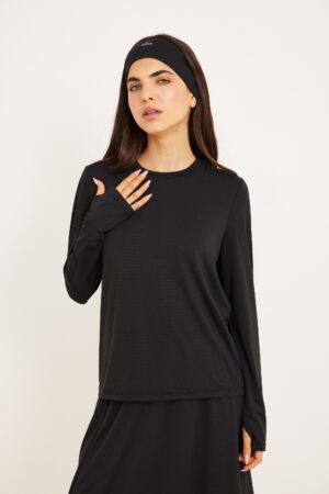 רקע ספורטיבי אופנתי לנשים, בגד איכותי ונוח ללבוש.