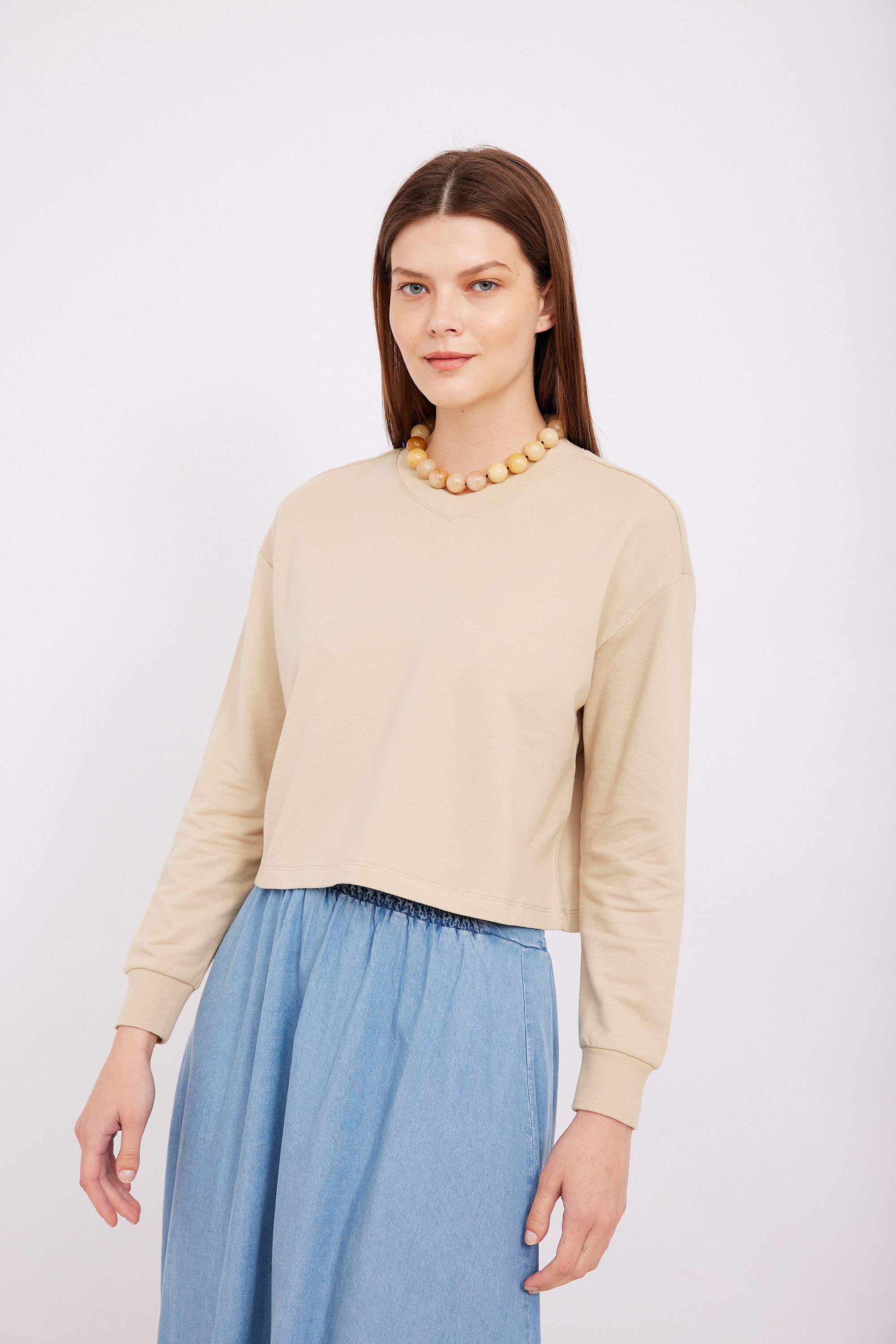 ORDMAN_110325_11035 חולצת קרופ קפה – תמונה 1