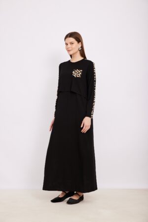 חולצת שחורה עם הדפס חיות ומכנסיים ארוכים, אופנה נוחה וטרנדית לנשים, תלבושת אלגנטית נוחה ללבוש.