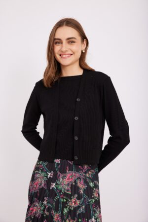 מעיל אופנתי נוח ללבוש לנשים, בסטייל קלסי ומודרני.