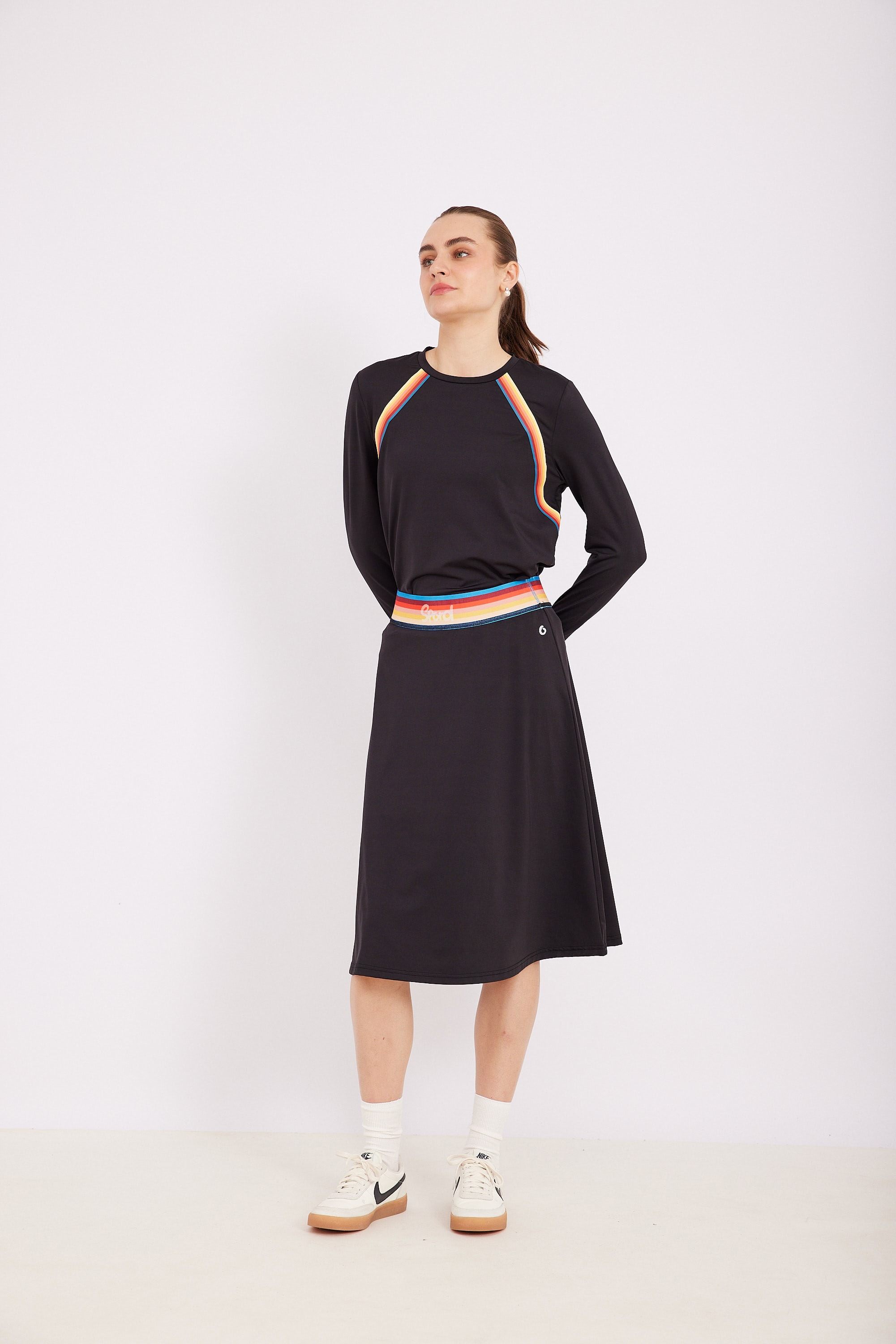 חצאית ספורט פסים צבעוני