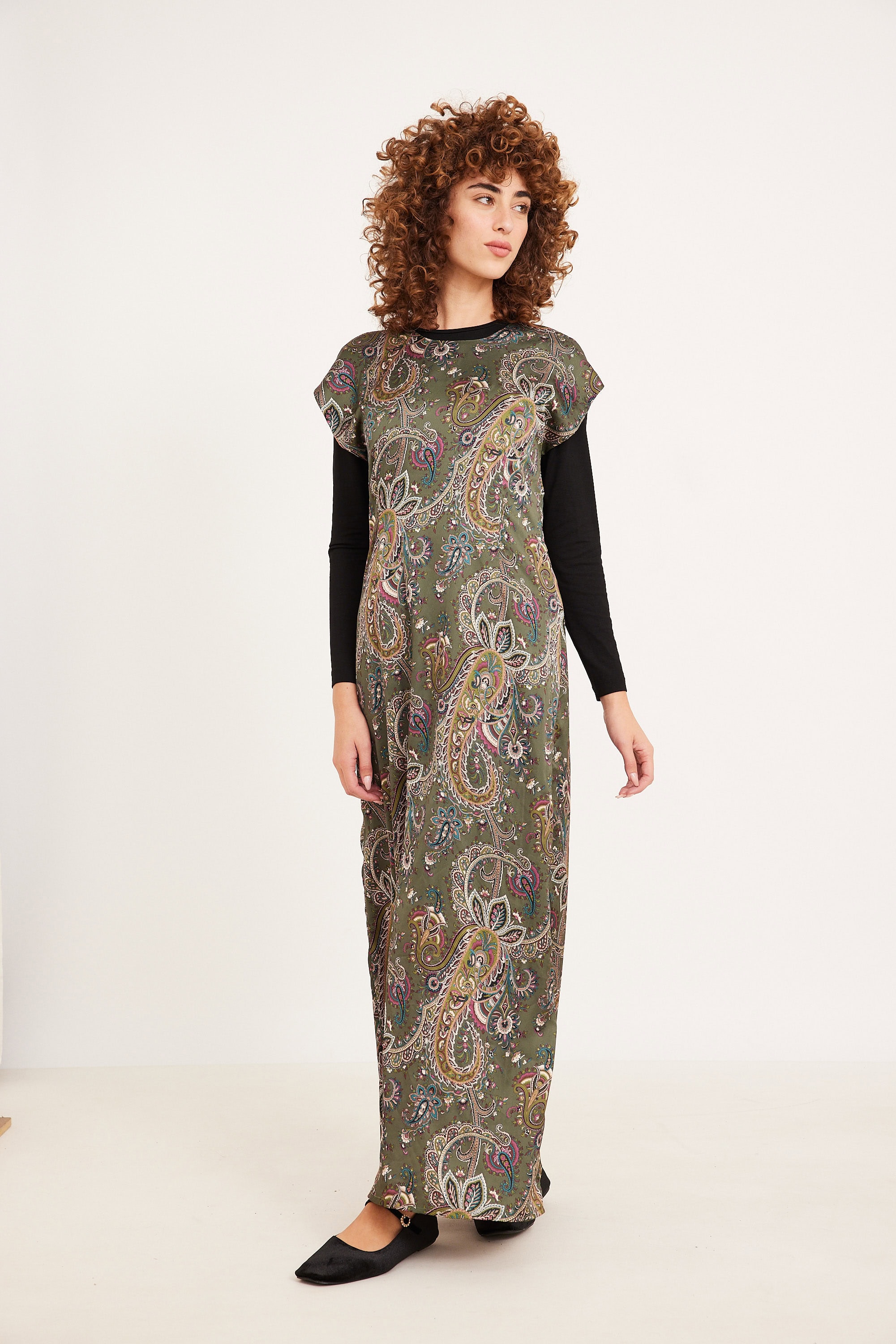 סרפן סאטן פייזלי ירוק שרוול קצר סרפן סאטן פייזלי ירוק שרוול קצר