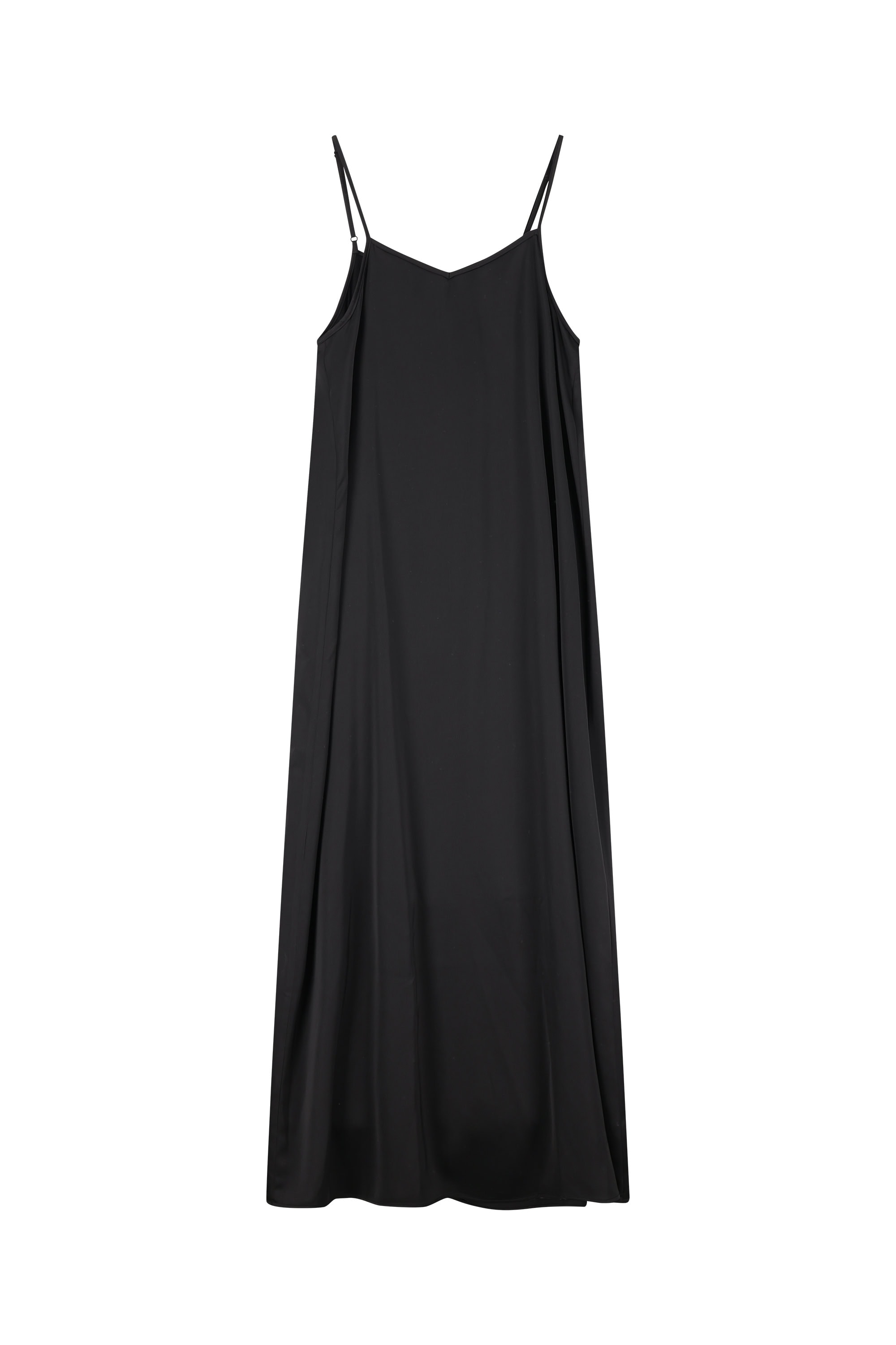 סרפן כתפיות שחור שמלת סאטן שחורה עם רצועות דקות ללבוש יומיומי ואופנתי.