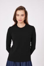 ⁦חולצת בייסיק שחור⁩ – תמונה ⁦3⁩