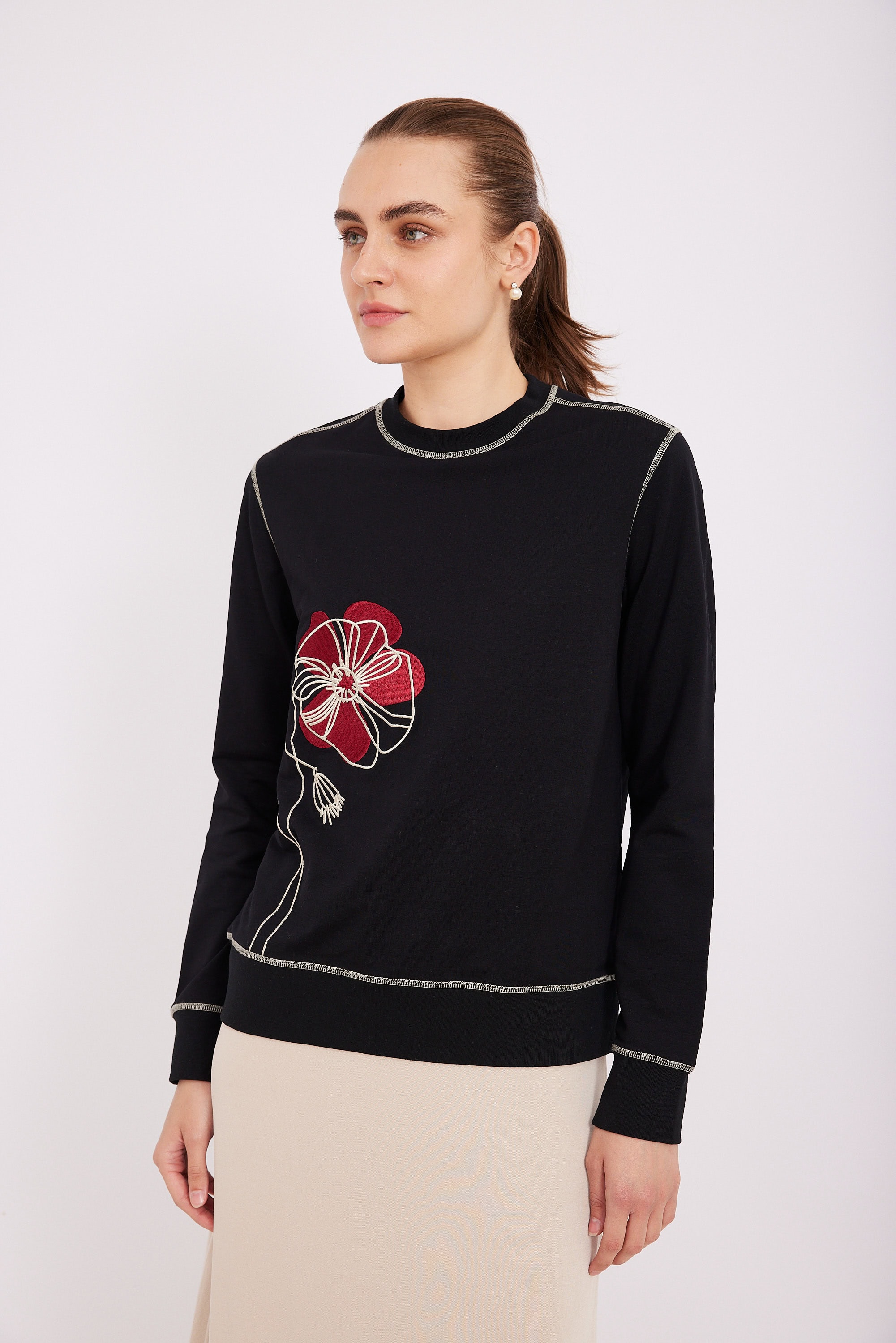 ORDMAN_260325_4497 פוטר פרח שחור – תמונה 1