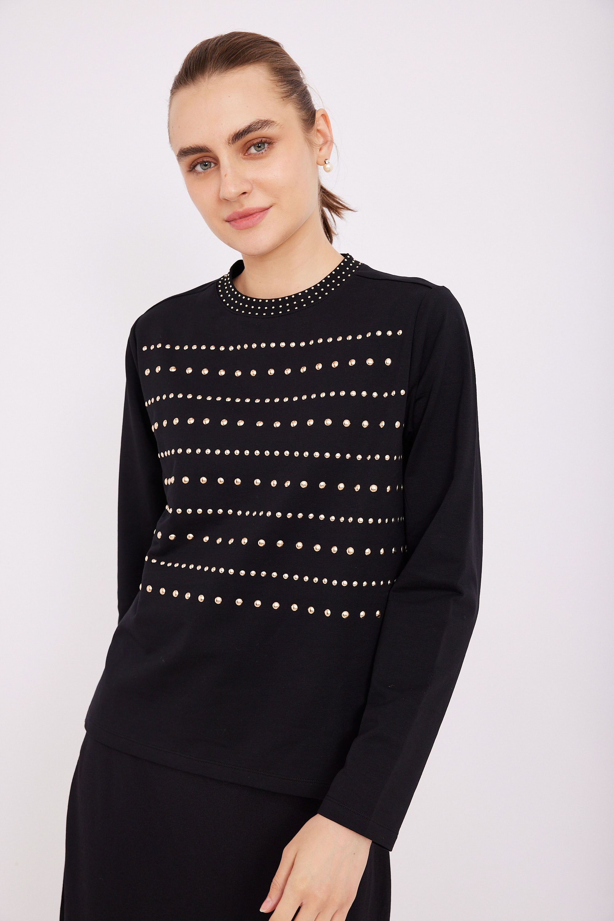 ORDMAN_260325_4552 חולצת הנקה ניטים – תמונה 1