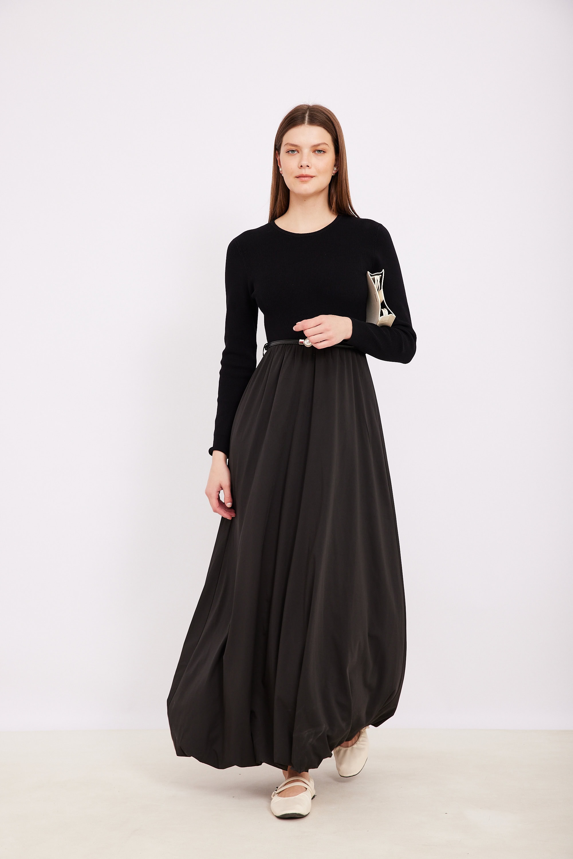 שמלת סריג בלון שחור (18) שמלת בלון שחורה – תמונה 1