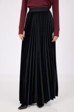 ⁦חצאית פליסה קטיפה שחורה⁩ – תמונה ⁦7⁩