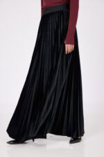 ⁦חצאית פליסה קטיפה שחורה⁩ – תמונה ⁦5⁩