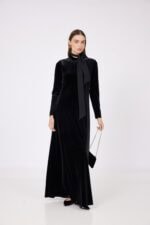 ⁦שמלת קטיפה קשירה שחורה⁩ – תמונה ⁦7⁩