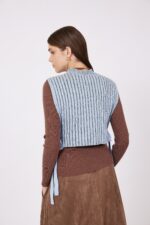 ⁦אפודה סריג אינדיגו⁩ – תמונה ⁦2⁩